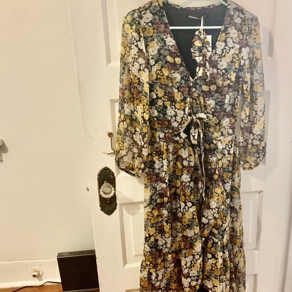 SOLD Abercrombie & Fitch Floral Midi Dress NWT - Picture 8 of 8